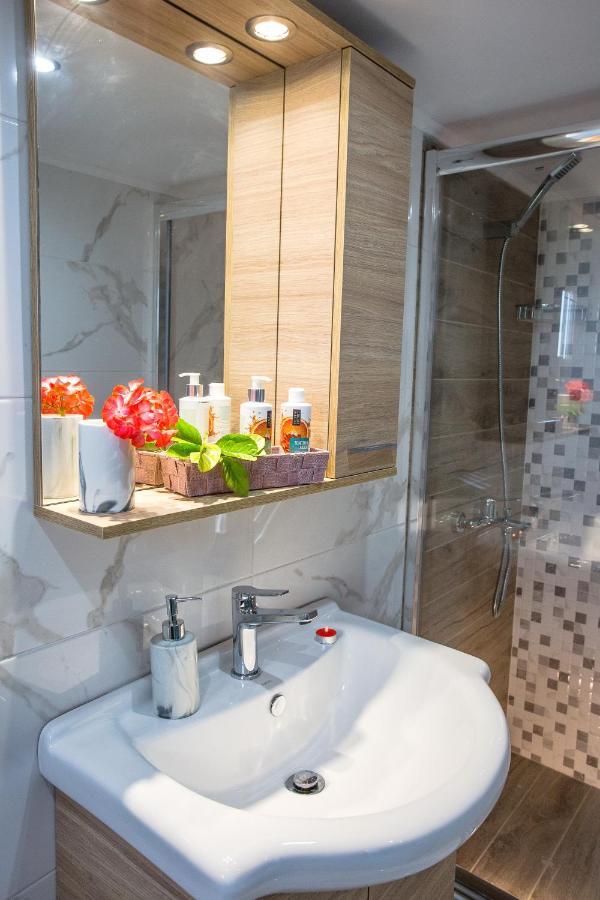 Apartamento Kaiafas Luxury Philoxenia Néa Péramos Exterior foto